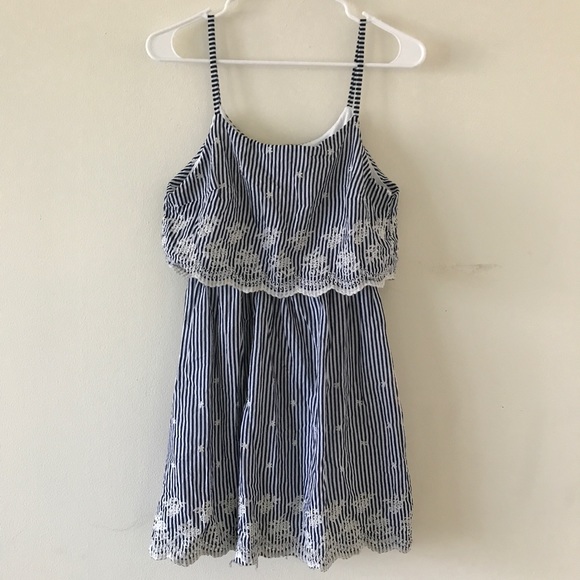 Francesca's Collections Dresses & Skirts - Francesca's • Flower Embroidered Sun Dress